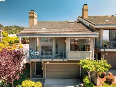 3 Windward Hl