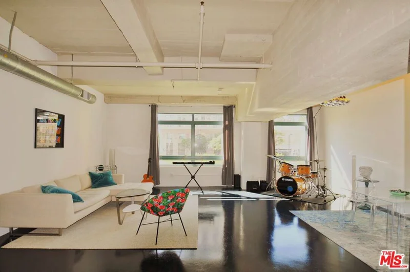 849 S Broadway M9, Los Angeles, CA 90014