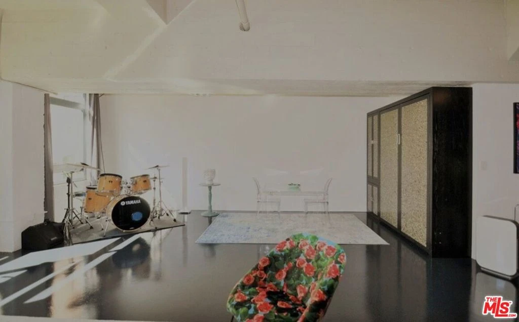 Interior 3