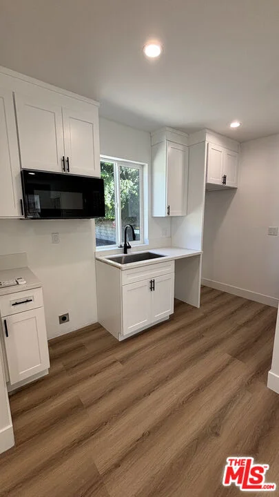 2437 Centinela Avenue apt 11
