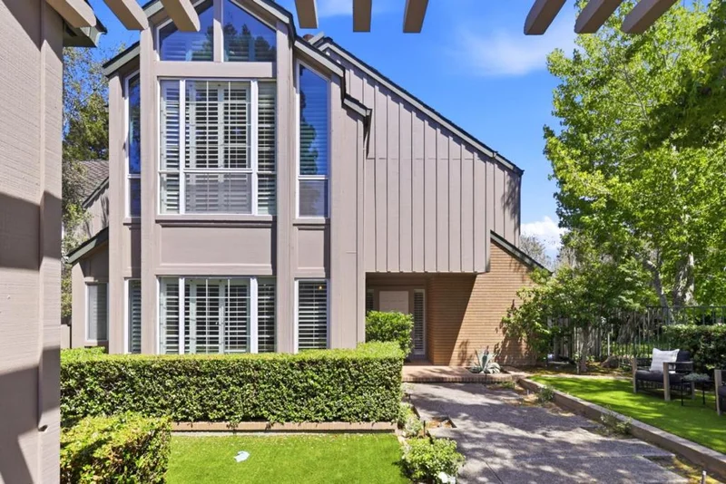 2941 Belmont Woods Way photo 2