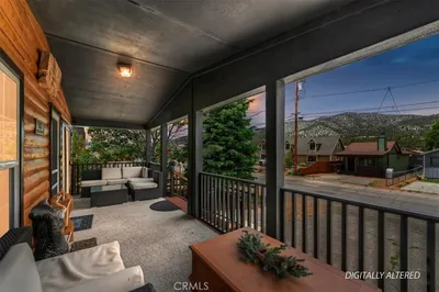 1106 W Country Club photo 2