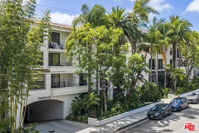 555 S Barrington Avenue 107