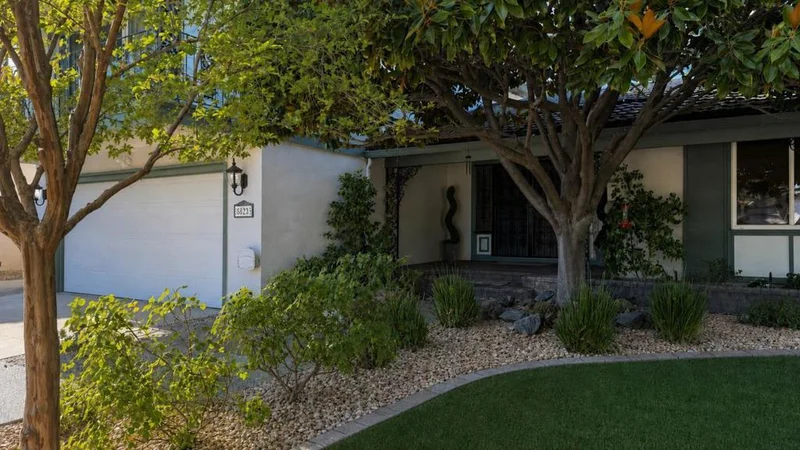 5823 Antigua Drive photo 2