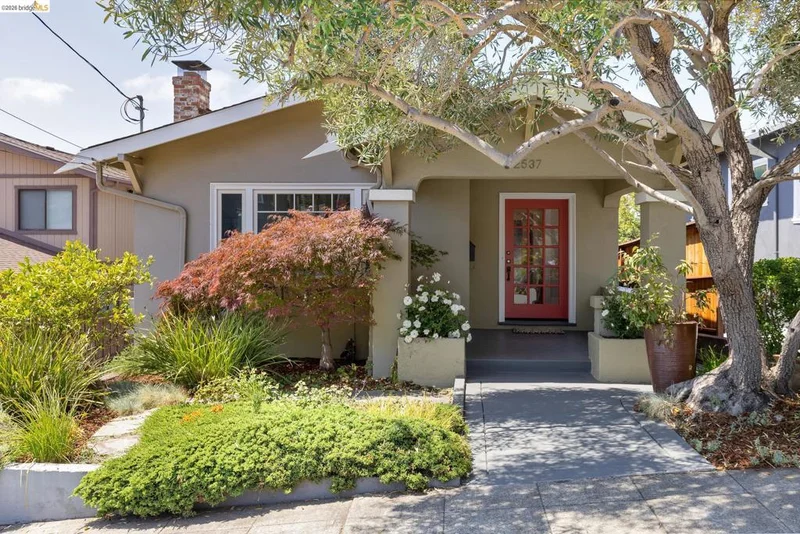 2537 Scenic Avenue, Oakland, CA 94602-3024