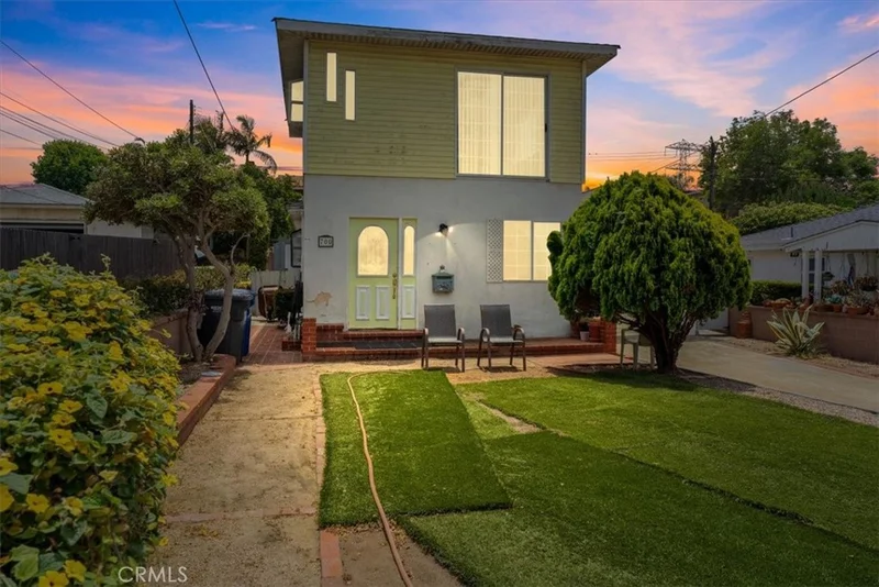 700 W Palm Avenue