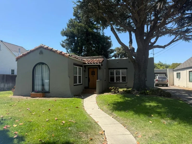 222 Oak Street