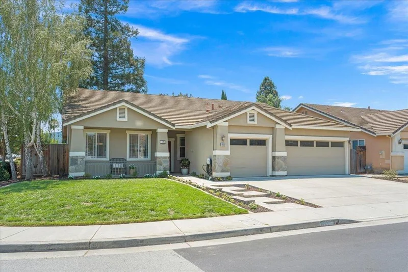 1050 Violet Way, Gilroy, CA 95020