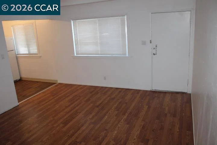 2515 Manchester Ave photo 2