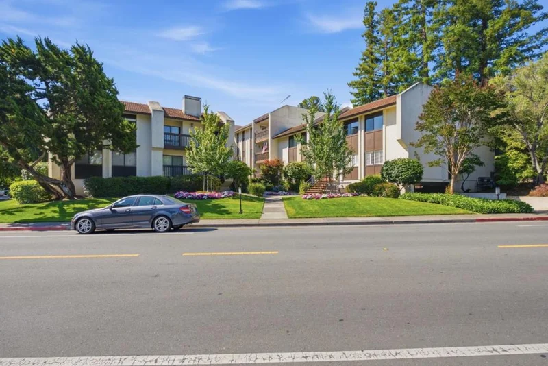 226 W Edith Avenue 33