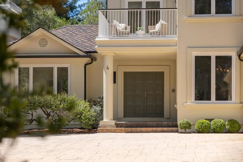 4 Traci Court