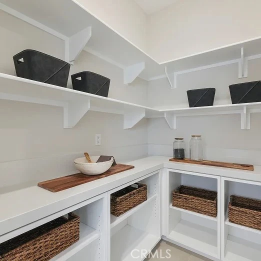 Interior 4