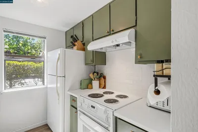 820 Camelback Place