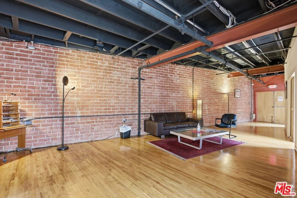 Interior 3
