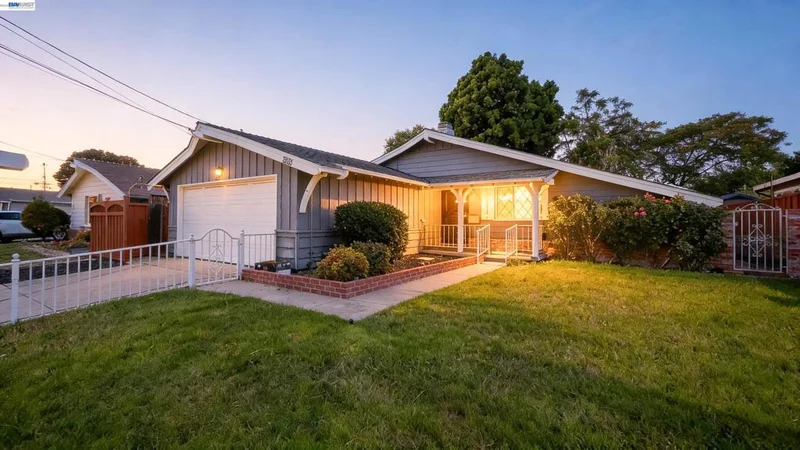 2333 Darwin St, Hayward, CA 94545