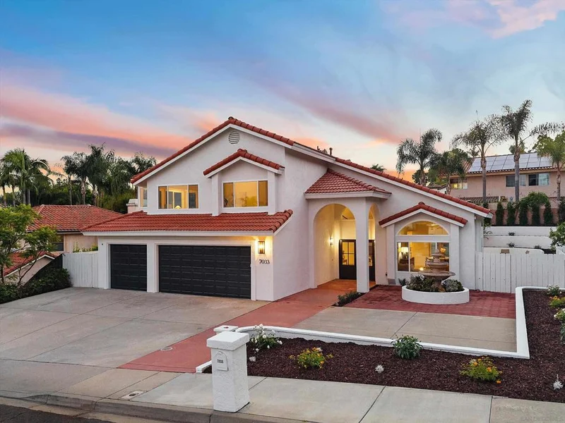 7033 El Fuerte St