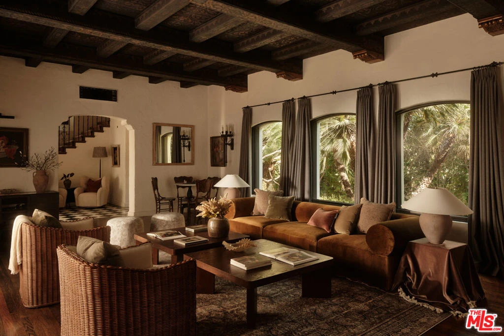 Interior 3