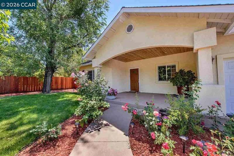 2527 Buena Vista Ave