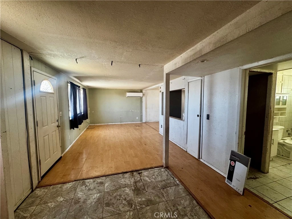 Interior 4