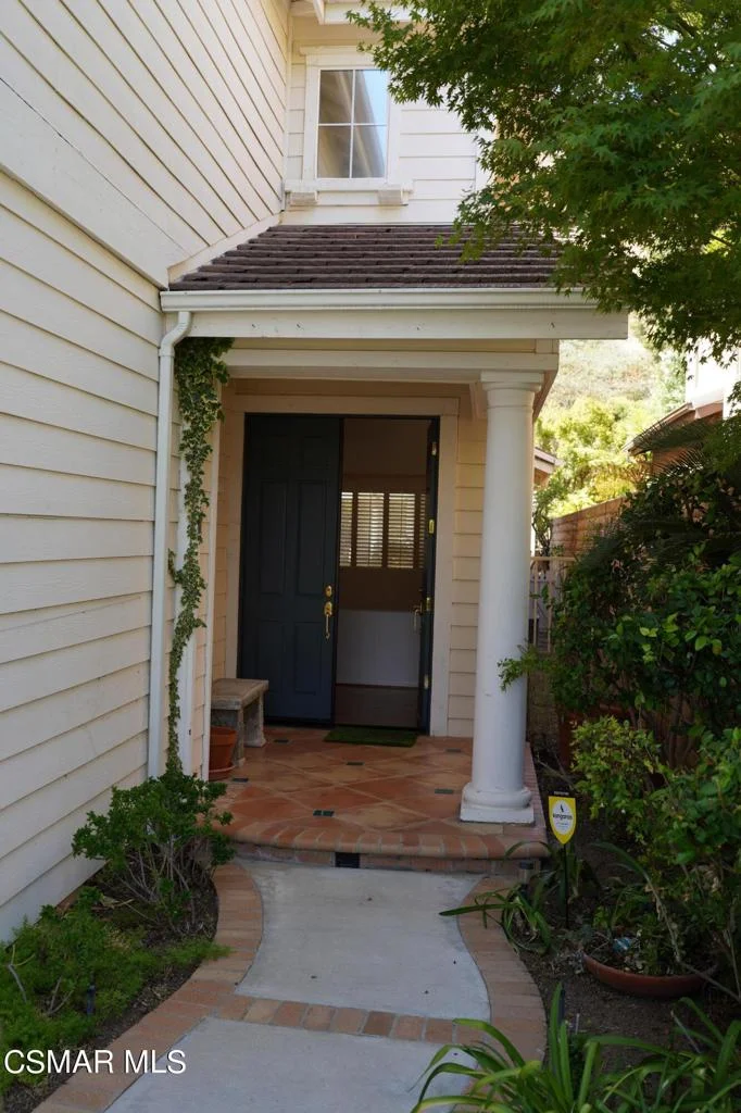 3035 Hollycrest Avenue photo 2