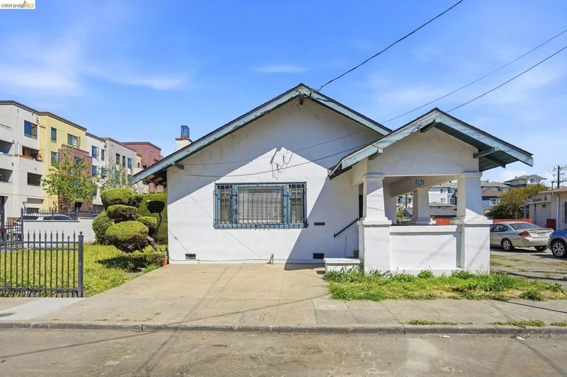 861 70th Ave, Oakland, CA 94621