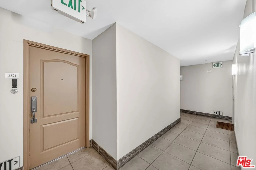Interior 4