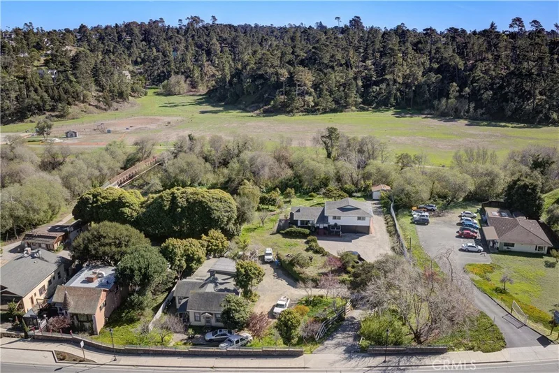 Photo 2 of 1550 Main St