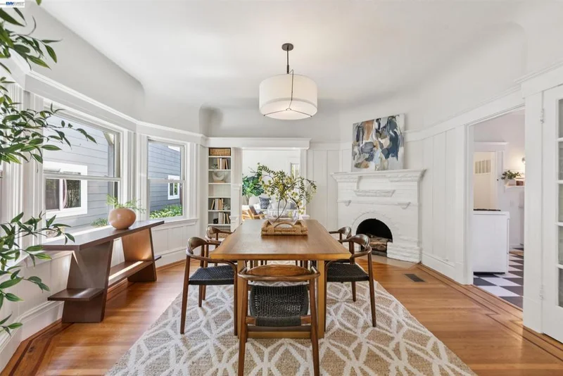 2607 Alcatraz Ave, Berkeley, CA 94705