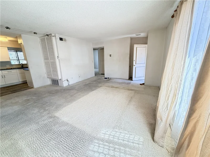 124 E Avenue 44 photo 2