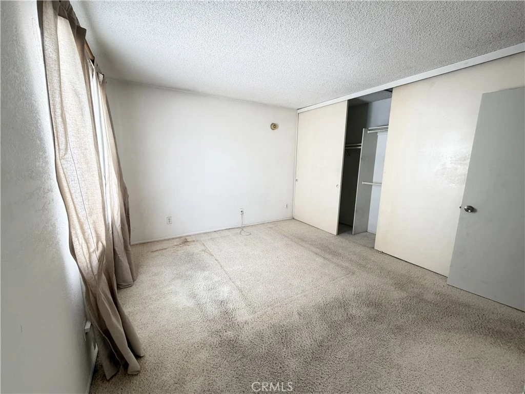 Interior 4