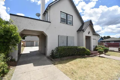 520 W Harding Way