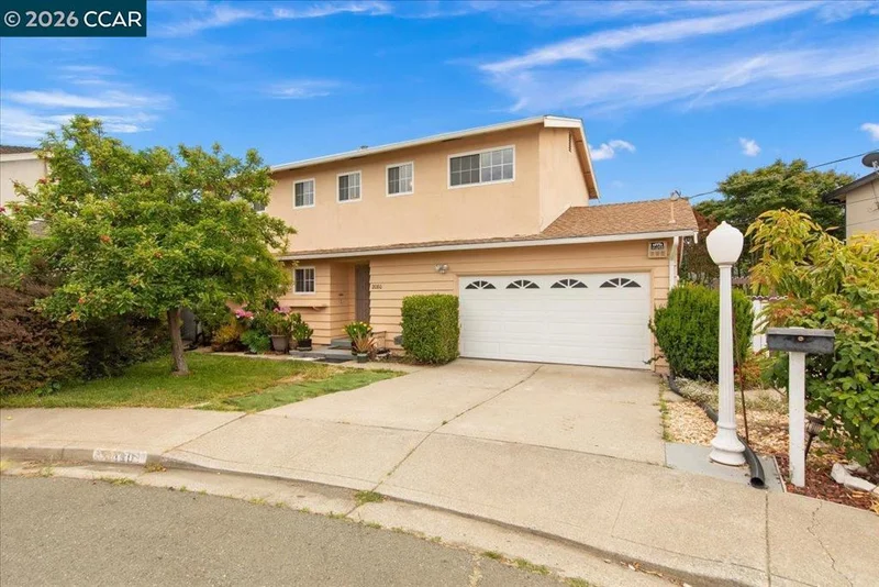 2080 Costa Ct photo 2
