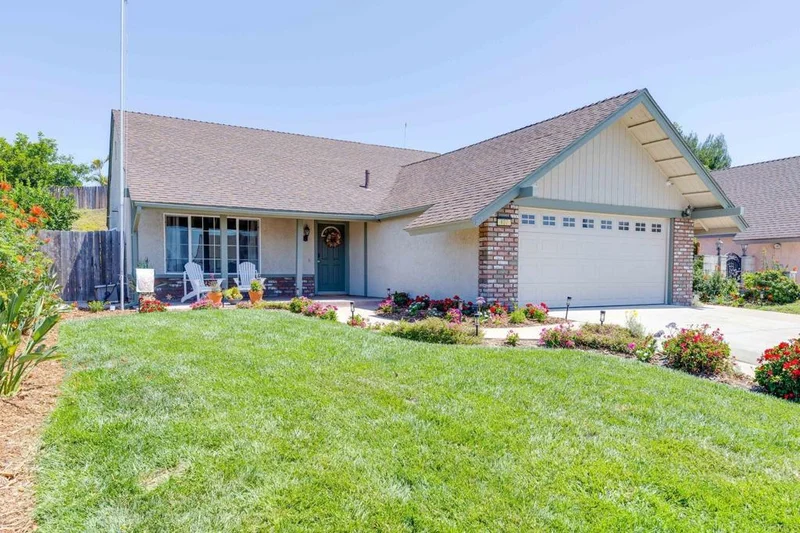 407 Dorsey Way, Vista, CA 92083