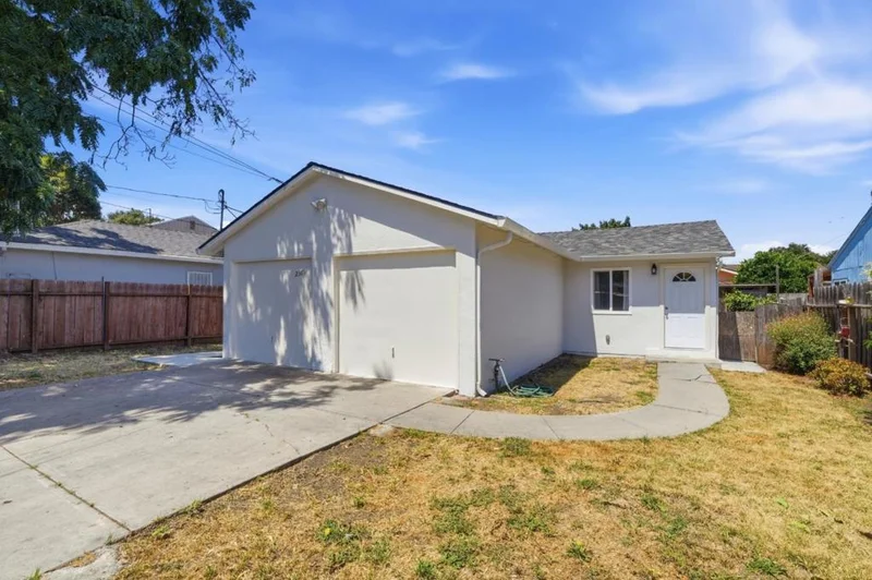 2369 Oakwood Drive