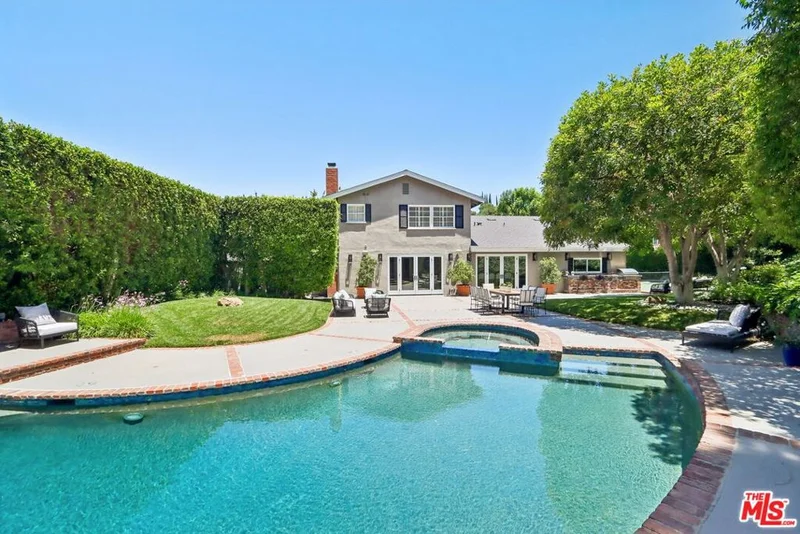 17228 Benner Place, Encino, CA 91316