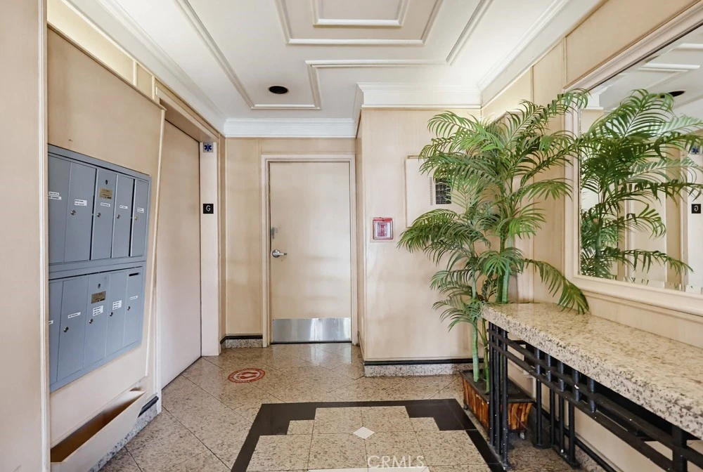 Interior 3