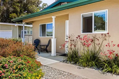 421 Golden West Place photo 2