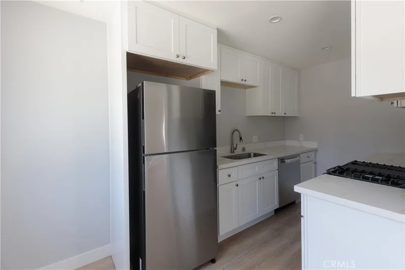 651 Ward photo 2