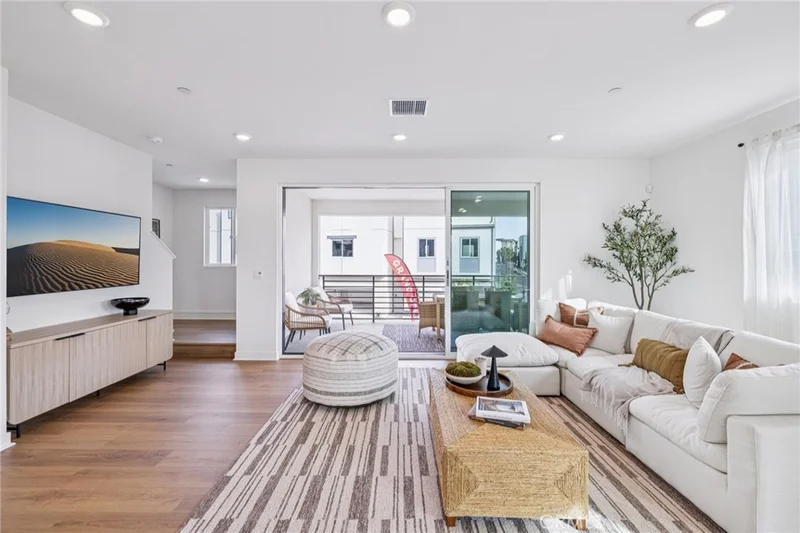 Photo 2 of 1686 Constellation Drive