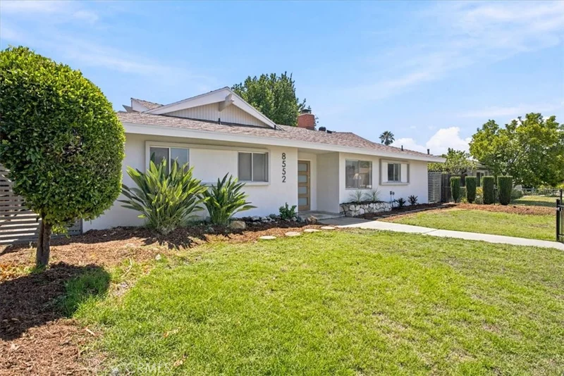 8552 Jumilla Avenue, Winnetka, CA 91306