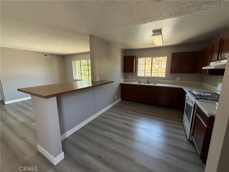 211 Magnolia 205