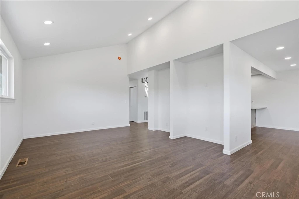 Interior 4