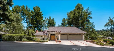 1281 Country Hills