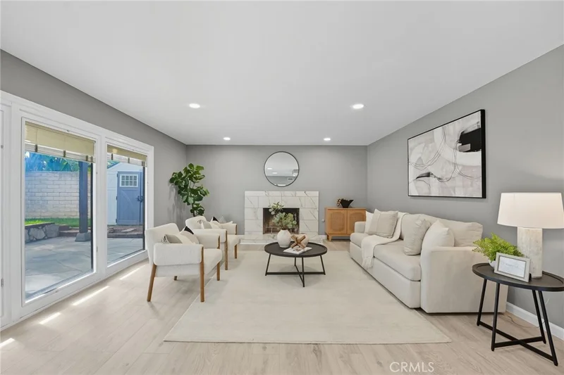 1548 Lacewood photo 2