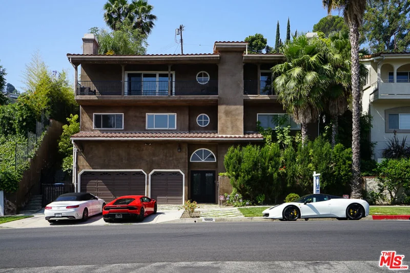 13902 VALLEY VISTA