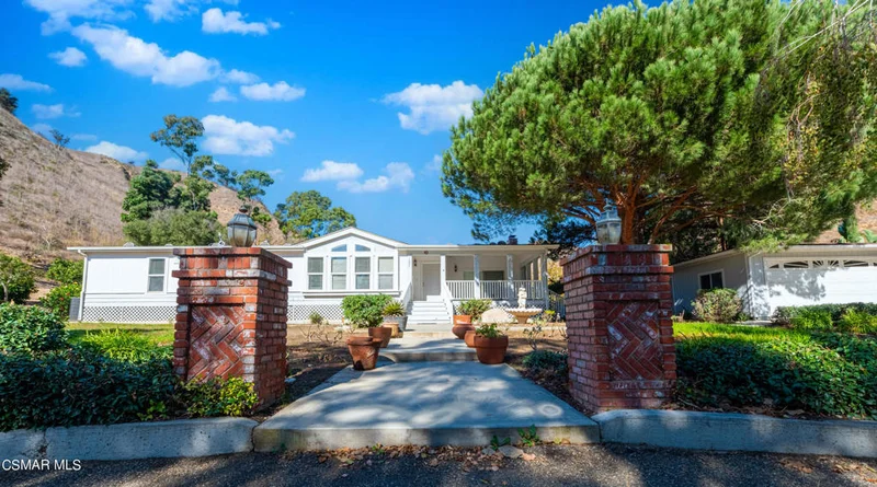 1057 La Loma Avenue