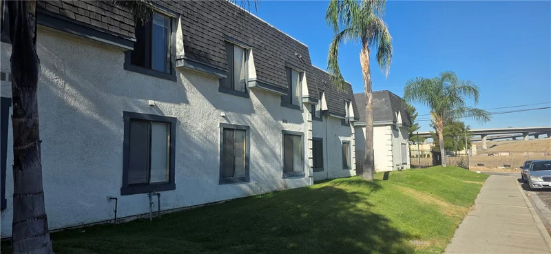 1319 Oakwood Drive 27 photo 2