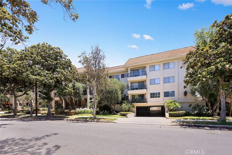 420 S Madison 213, Pasadena, CA 91101