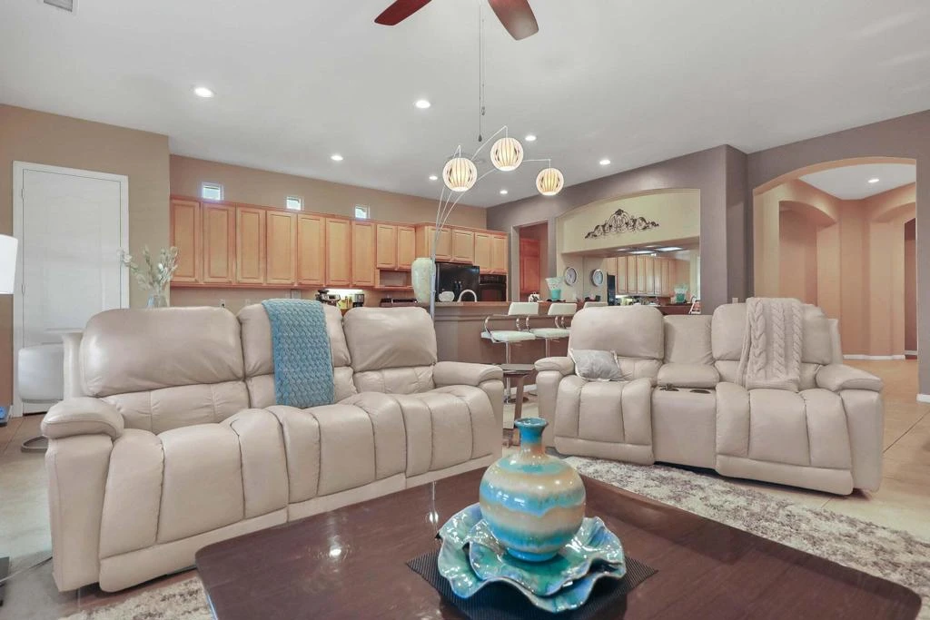Interior 3