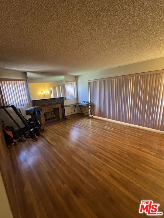 Interior 4